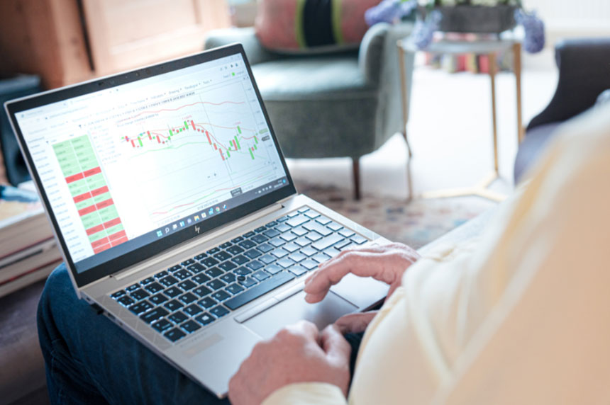learn a trading strategy